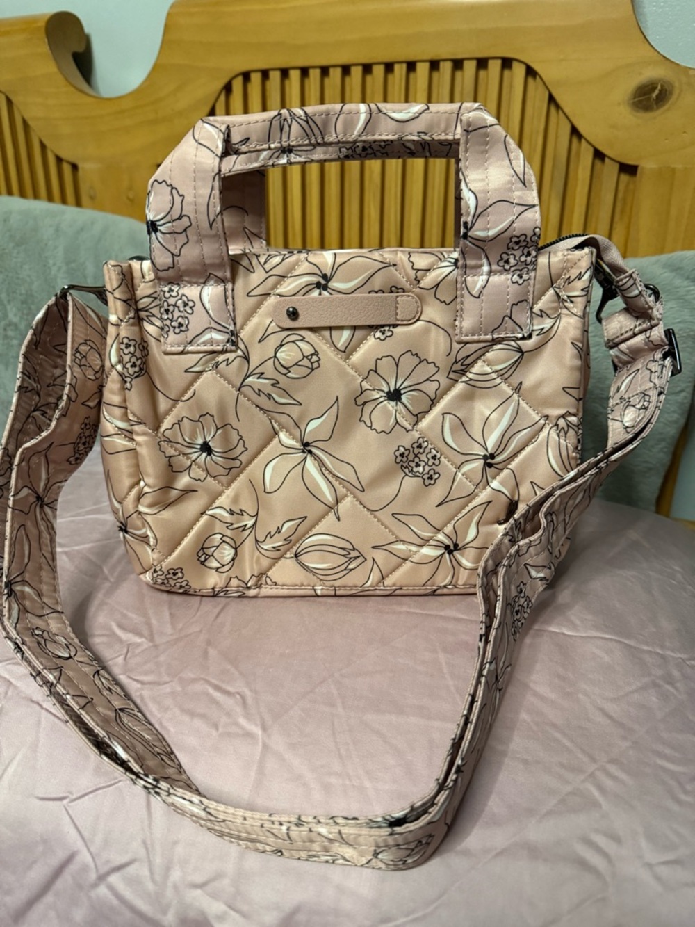 Lug Jitterbug crossbody in Sketch floral